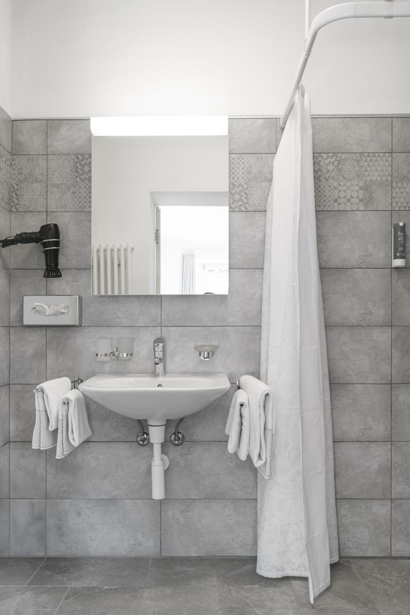 Ca' Del Borgo, Rooms & Suites Poschiavo Rum bild